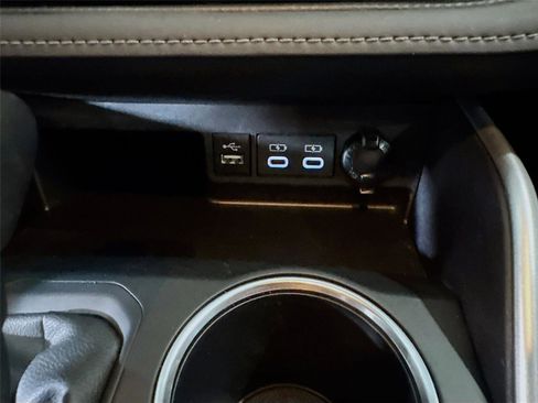 Used 2024 Toyota Highlander XSE FWD image 16