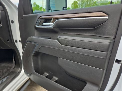 Used 2024 Chevrolet Silverado 2500 LT AWD/4WD image 87