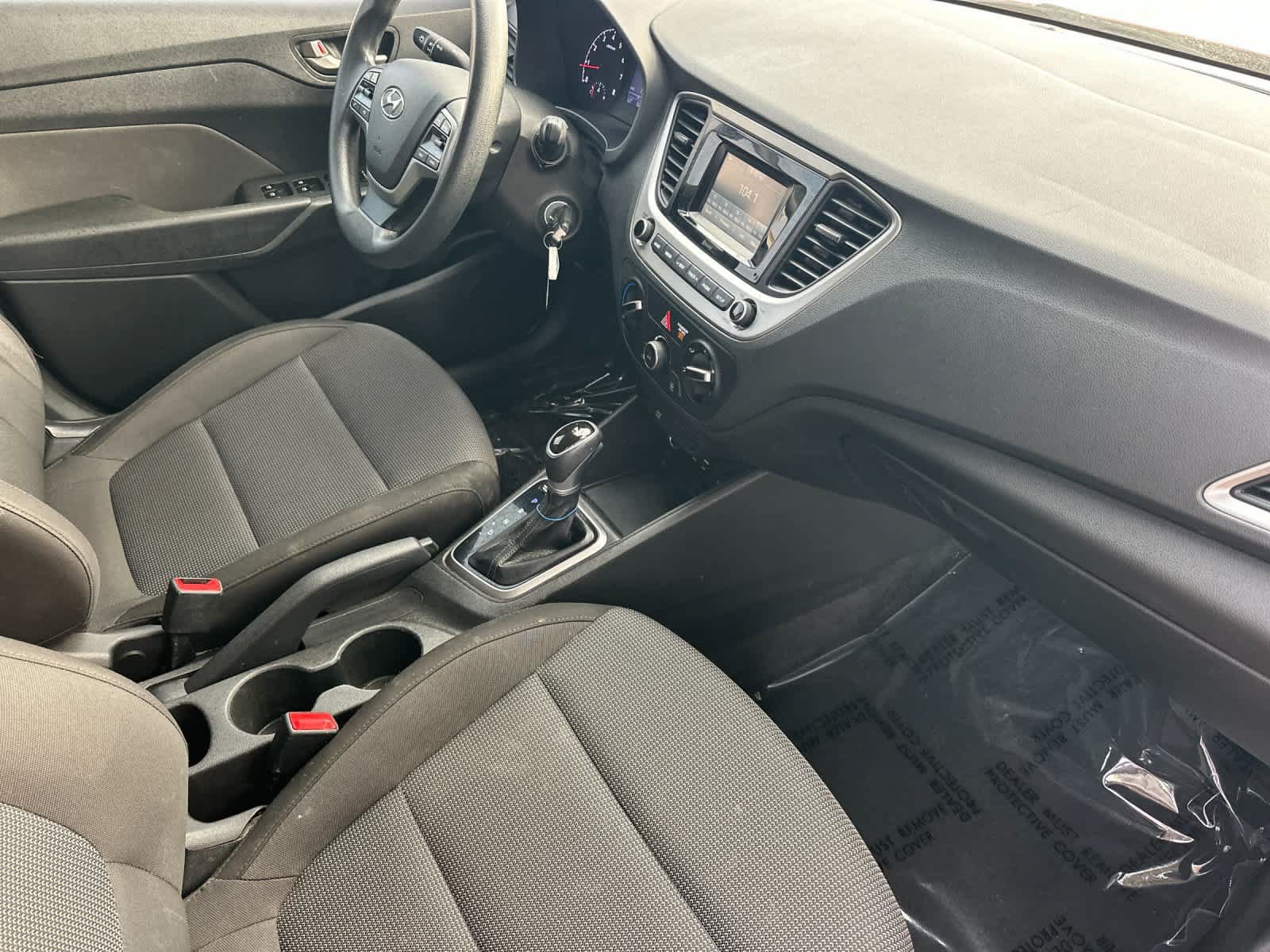 Used 2021 Hyundai Accent SE FWD image 16