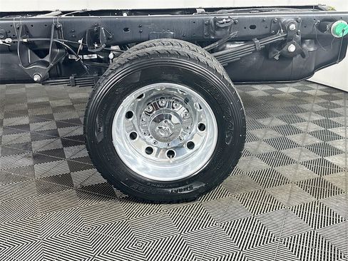 New 2026 RAM 5500 Tradesman w/ Chrome Appearance Group image 16