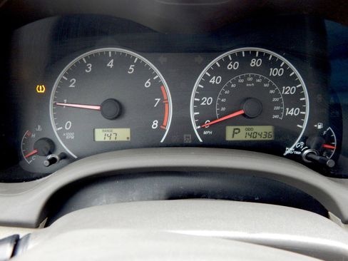 Used 2010 Toyota Corolla image 20