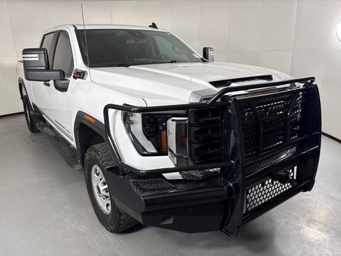 Used 2024 GMC Sierra 2500 Pro AWD/4WD image 2