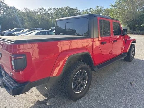 Used 2020 Jeep Gladiator Overland image 3