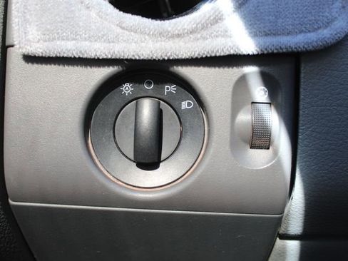 Used 2006 Ford F150 XLT image 12