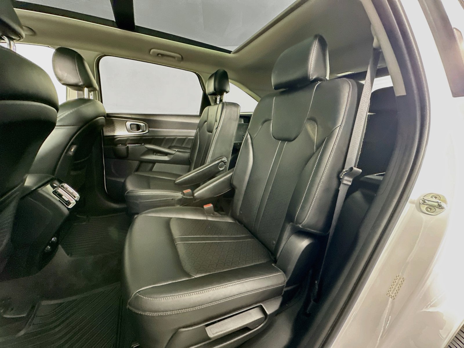Used 2022 Kia Sorento SX AWD/4WD image 26