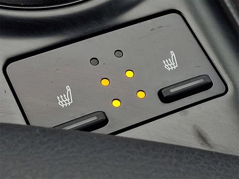 Used 2020 Toyota Camry LE image 24