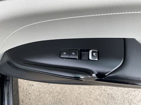 Used 2021 Kia K5 LXS image 11