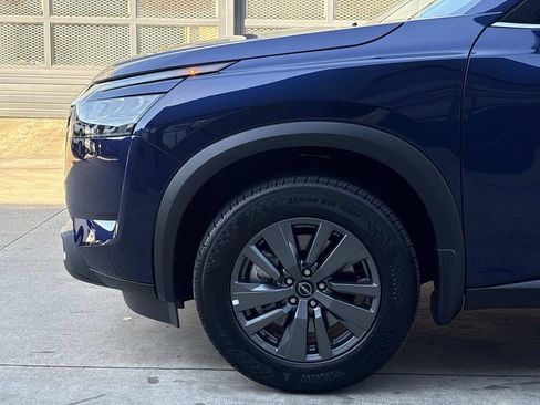 New 2025 Nissan Pathfinder SV image 10