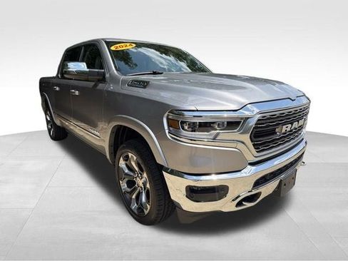 Used 2024 RAM 1500 Limited AWD/4WD image 3