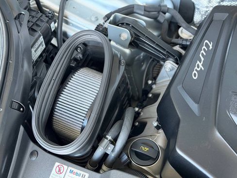 Used 2018 Porsche Macan Turbo AWD/4WD image 43
