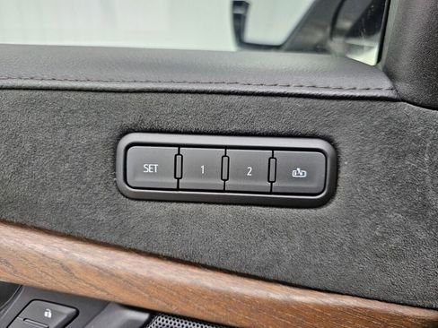 Used 2019 Cadillac Escalade Luxury AWD/4WD image 31