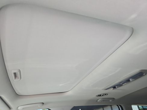 Certified 2024 Kia Telluride S w/ S Sunroof Package AWD/4WD image 23