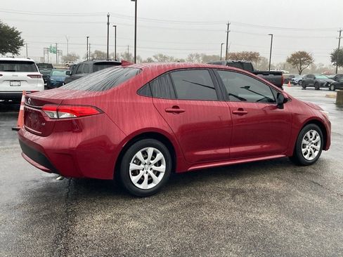 Certified 2022 Toyota Corolla LE image 4