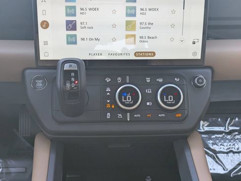 New 2026 Land Rover Defender 130 X-Dynamic SE AWD/4WD image 20