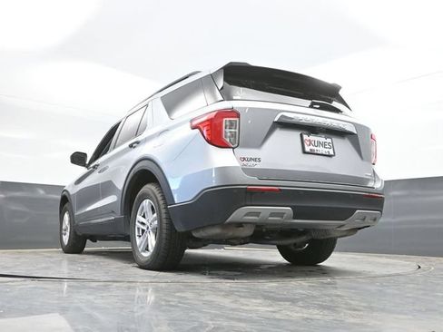 Used 2024 Ford Explorer XLT w/ Equipment Group 202A AWD/4WD image 52