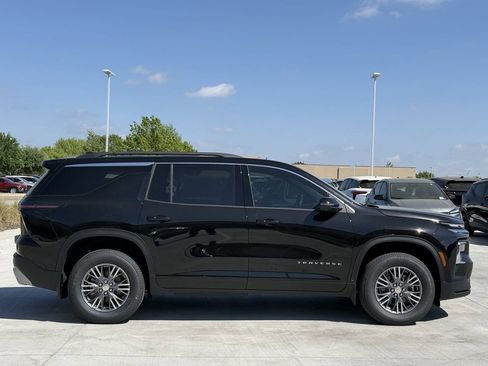 New 2026 Chevrolet Traverse LT w/ Driver Confidence Package image 3