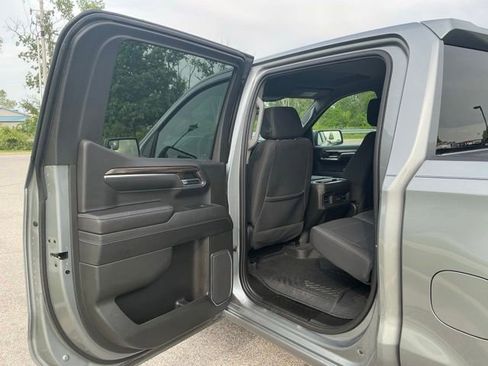 Used 2023 Chevrolet Silverado 1500 RST AWD/4WD image 16