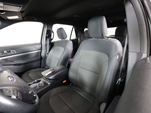 Used 2018 Ford Explorer XLT w/ Class II Trailer Tow Package AWD/4WD image 11