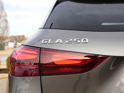 New 2026 Mercedes-Benz GLA 250 image 14