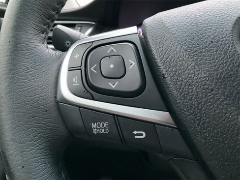 Used 2017 Toyota Camry XLE image 34