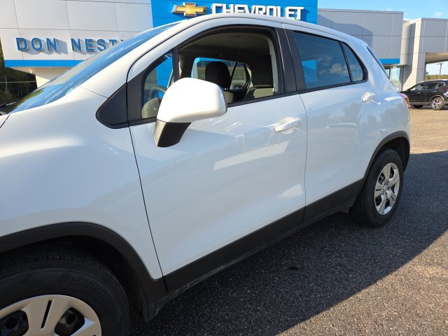 Used 2017 Chevrolet Trax LS FWD image 29