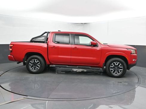 Used 2022 Nissan Frontier SV AWD/4WD image 4