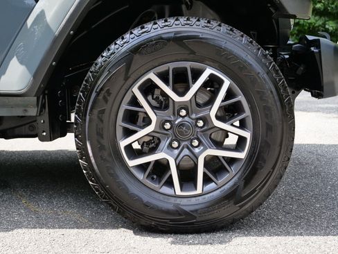Used 2024 Jeep Wrangler Unlimited Sahara AWD/4WD image 45