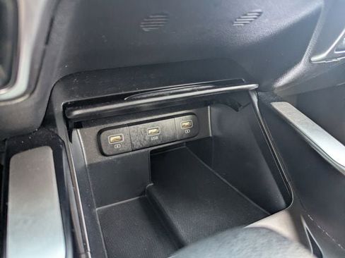 Used 2023 Kia Sorento LX FWD image 30