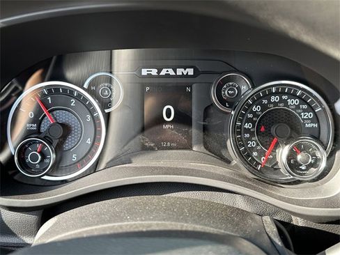 Used 2024 RAM 2500 Tradesman w/ Chrome Appearance Group image 34