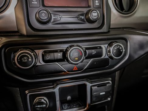 Used 2019 Jeep Wrangler Sport AWD/4WD image 19