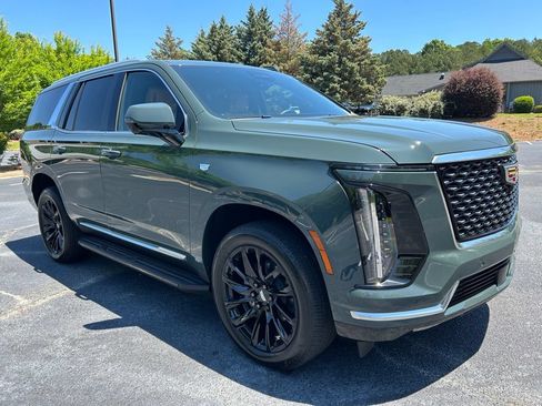 Used 2025 Cadillac Escalade Premium Luxury RWD image 23