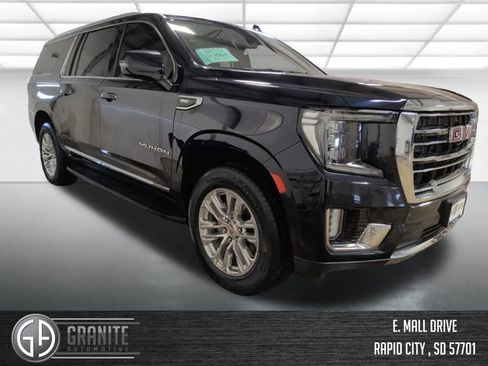 Used 2022 GMC Yukon XL SLT w/ SLT Luxury Package image 7