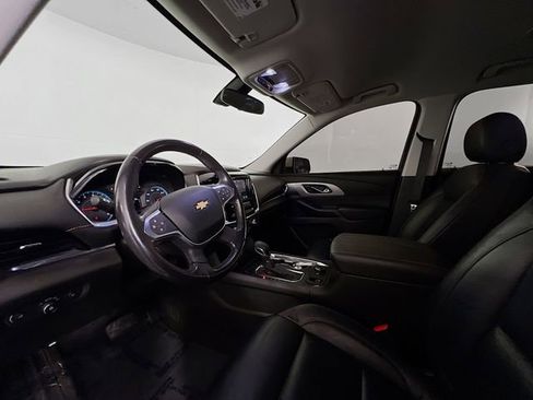 Used 2021 Chevrolet Traverse LT image 20
