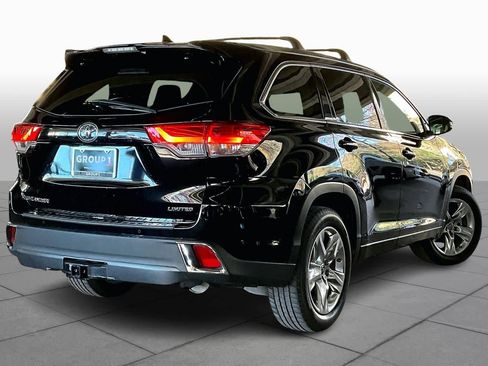 Used 2017 Toyota Highlander Limited image 12