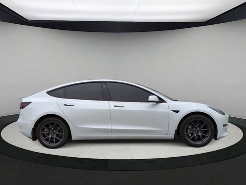 Used 2023 Tesla Model 3 Standard Range RWD image 9