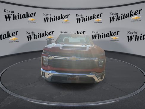 Used 2025 Chevrolet Silverado 2500 LT w/ Convenience Package image 3