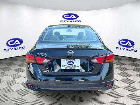 Used 2025 Nissan Altima 2.5 SV image 5