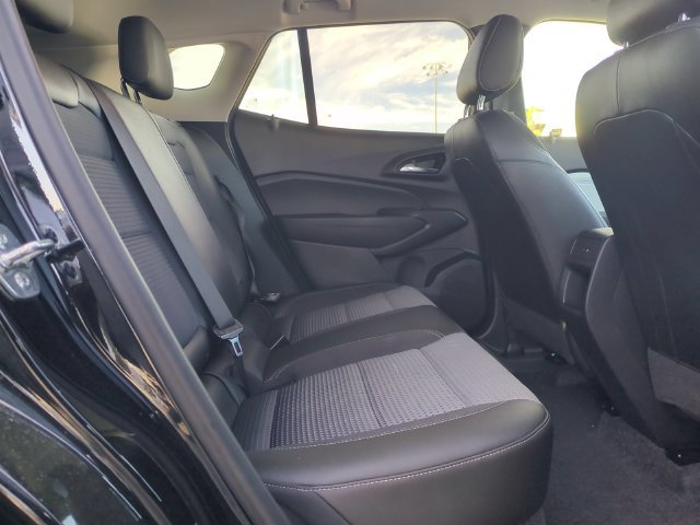 Used 2025 Chevrolet Trax LT FWD image 31