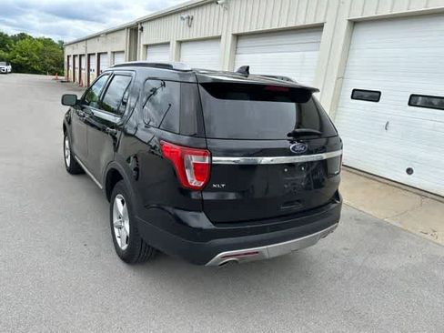 Used 2017 Ford Explorer XLT w/ Equipment Group 202A AWD/4WD image 15
