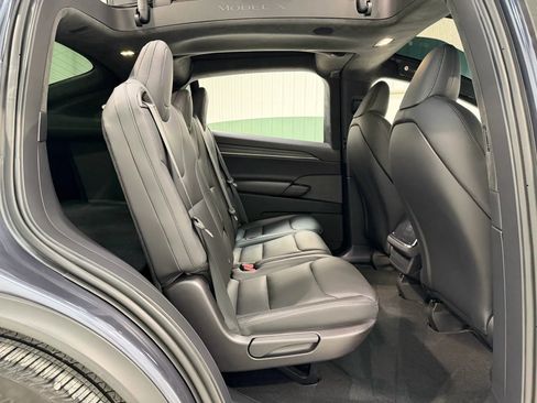 Used 2023 Tesla Model X image 19