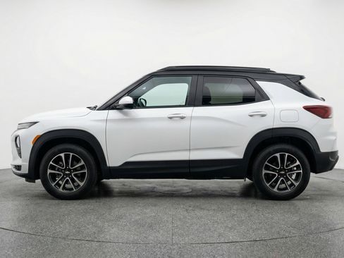 Used 2025 Chevrolet TrailBlazer LT FWD image 5
