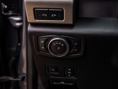 Used 2021 Ford F250 Platinum w/ FX4 Off-Road Package image 17