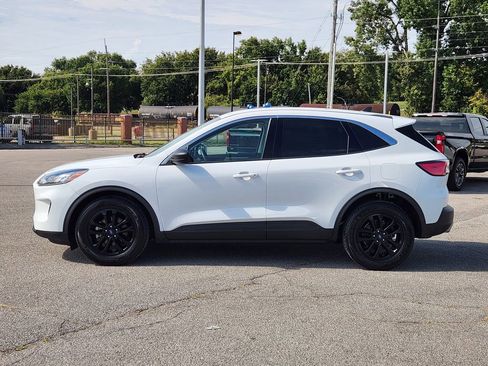 Used 2022 Ford Escape SE image 4