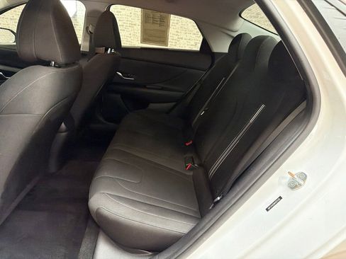 Used 2021 Hyundai Elantra SEL w/ Convenience Package FWD image 14