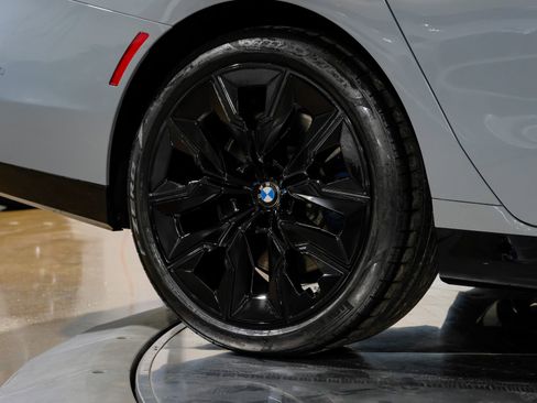 Used 2023 BMW 740i RWD image 58