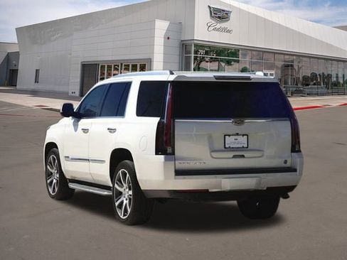 Used 2015 Cadillac Escalade Luxury image 4