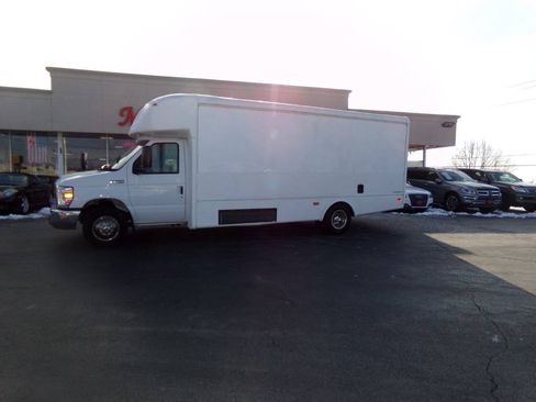 Used 2019 Ford E-450 and Econoline 450 Super Duty w/ Shuttle Bus Prep Package RWD image 1