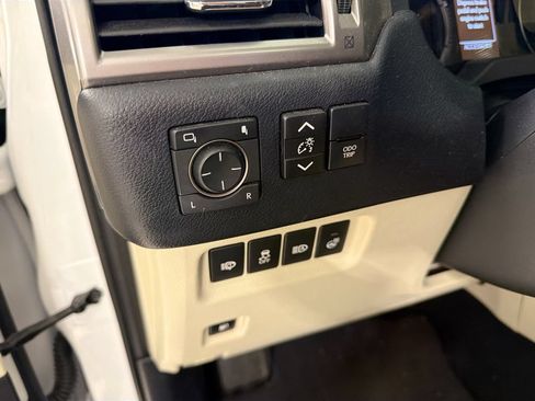 Used 2022 Lexus GX 460 Premium w/ Premium Package AWD/4WD image 11