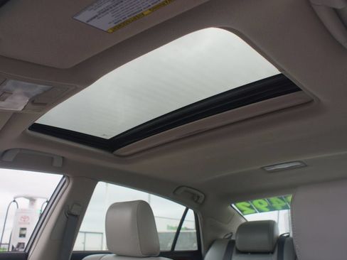 Used 2012 Toyota Avalon Limited FWD image 6