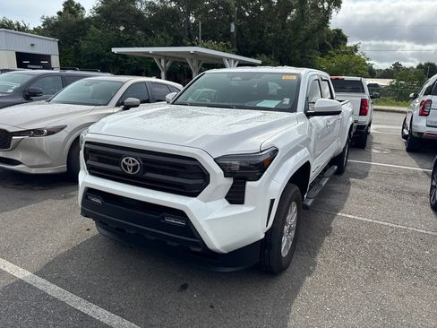 Used 2025 Toyota Tacoma SR5 RWD image 1